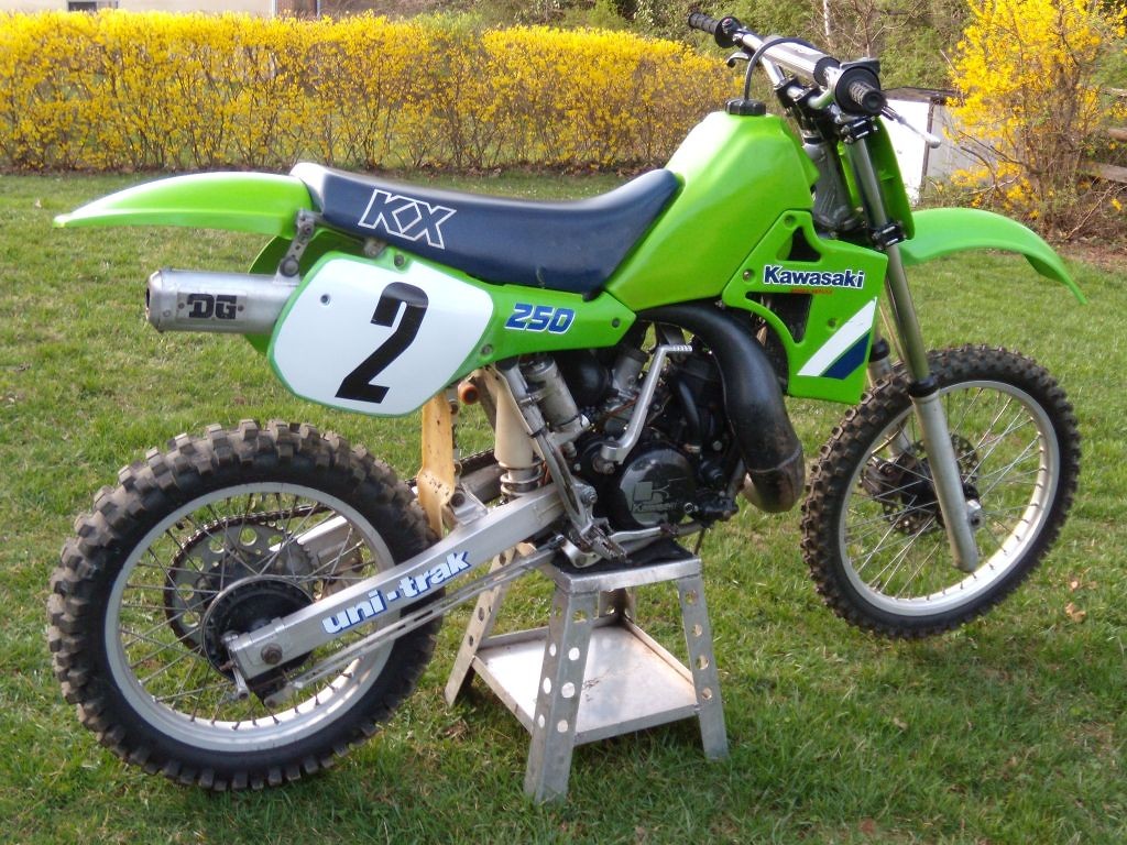 1985 kawasaki dirt bike