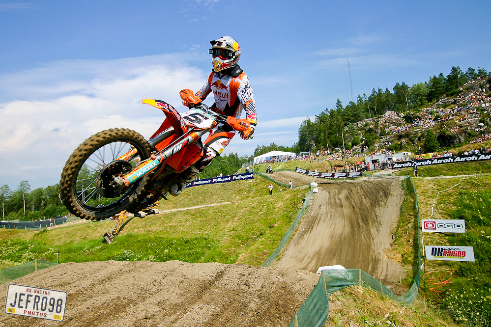 IMAGE: http://p.vitalmx.com/photos/users/448/photos/56360/s1600_IMG_8417.jpg?1330634290