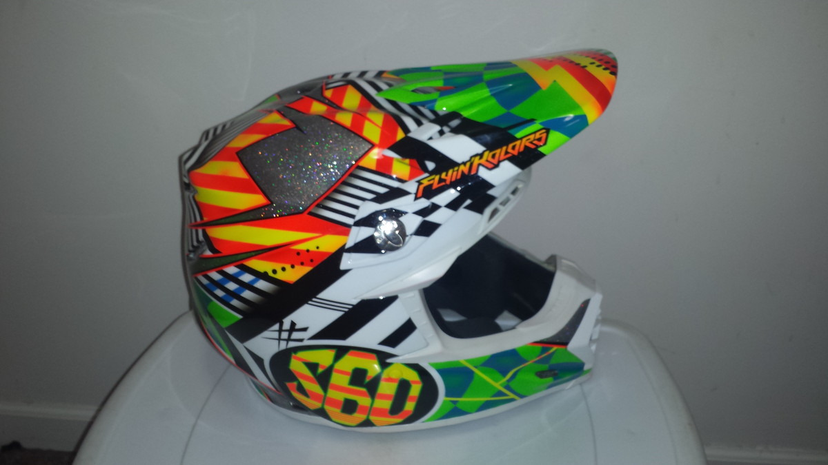 painting mx helmet