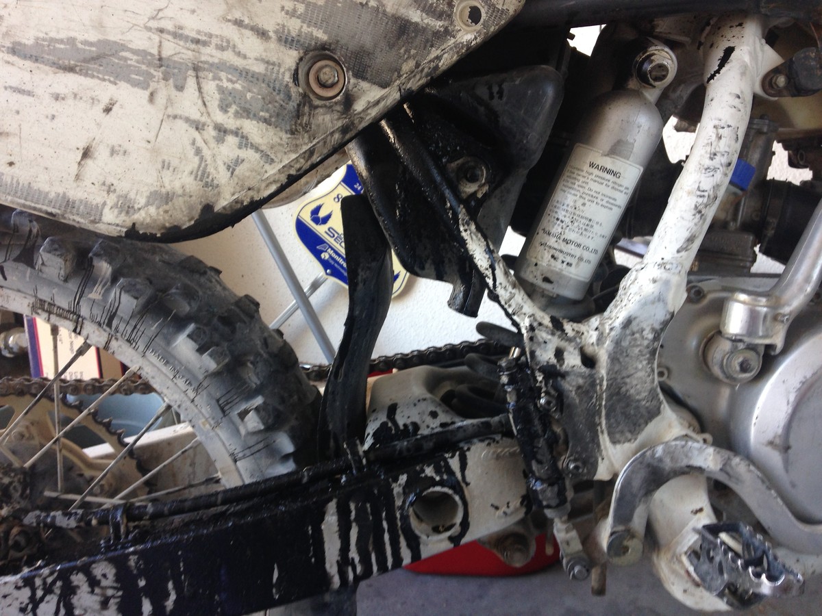 YZ250 (1989); leaking from exhaust and top end? Tech Help/Race Shop
