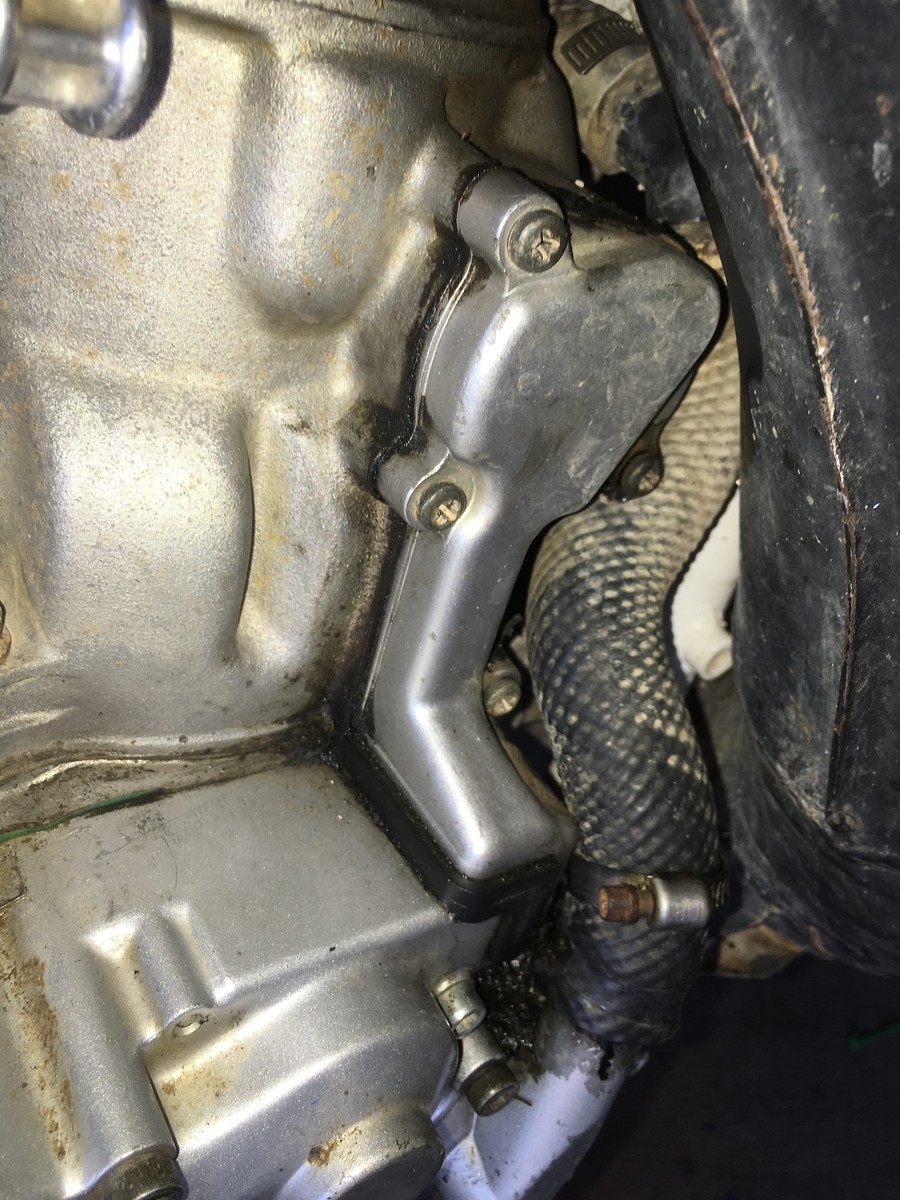 YZ250 (1989); leaking from exhaust and top end? Tech Help/Race Shop