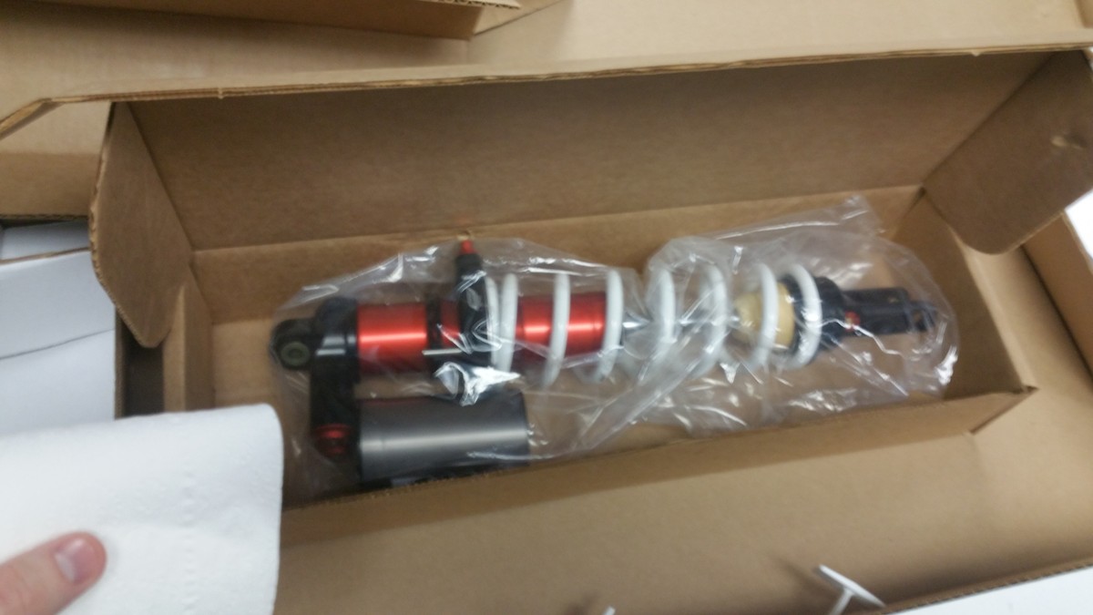 Wp cone valve forks and Traxx shock 2016 Tech Help/Race Shop