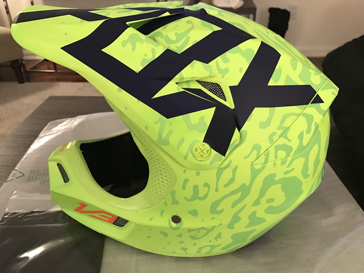fox v3 helmet 2023