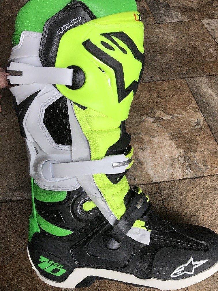 alpinestars tech 10 size 10