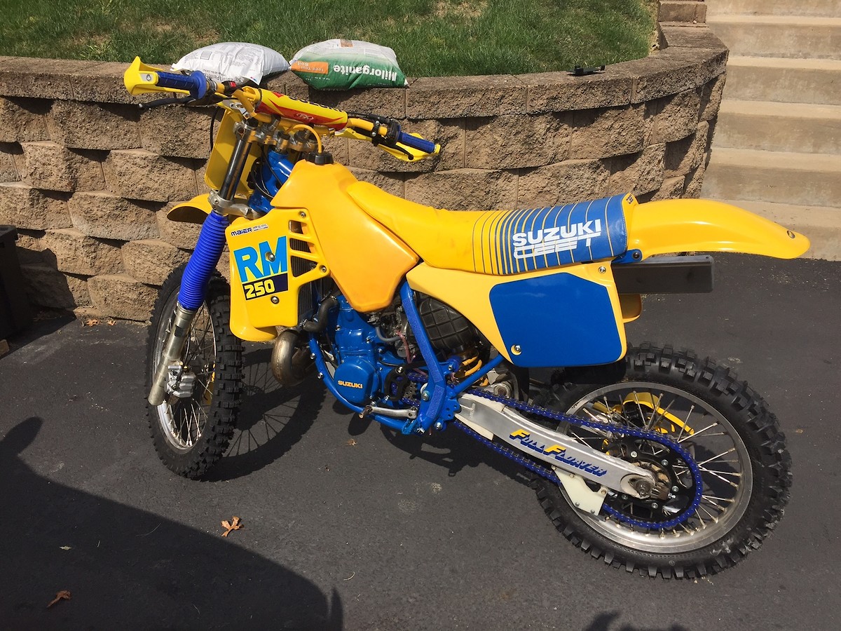 1988 Suzuki RM250 - Before and After - Bike Builds