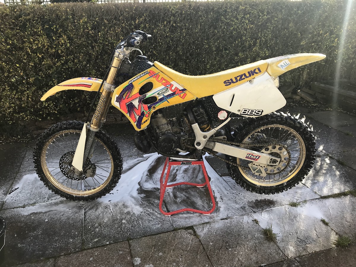 rm 100 dirt bike