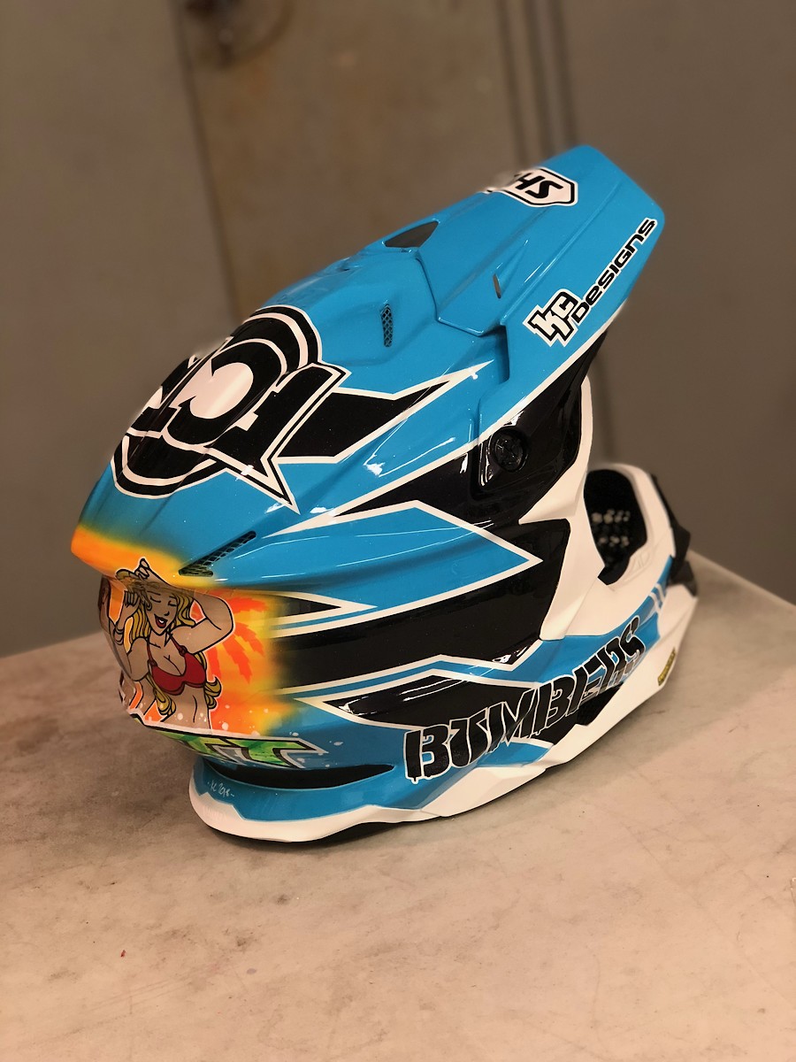 painting mx helmet