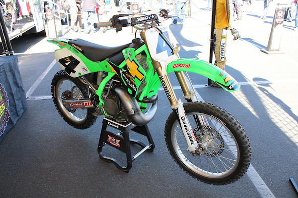2000 kx250 graphics