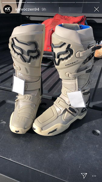 fox instinct navy gold