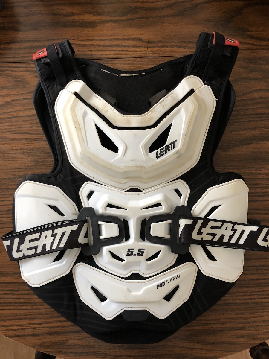 Leatt 5.5 neck brace and chest protectors For Sale/Bazaar Motocross