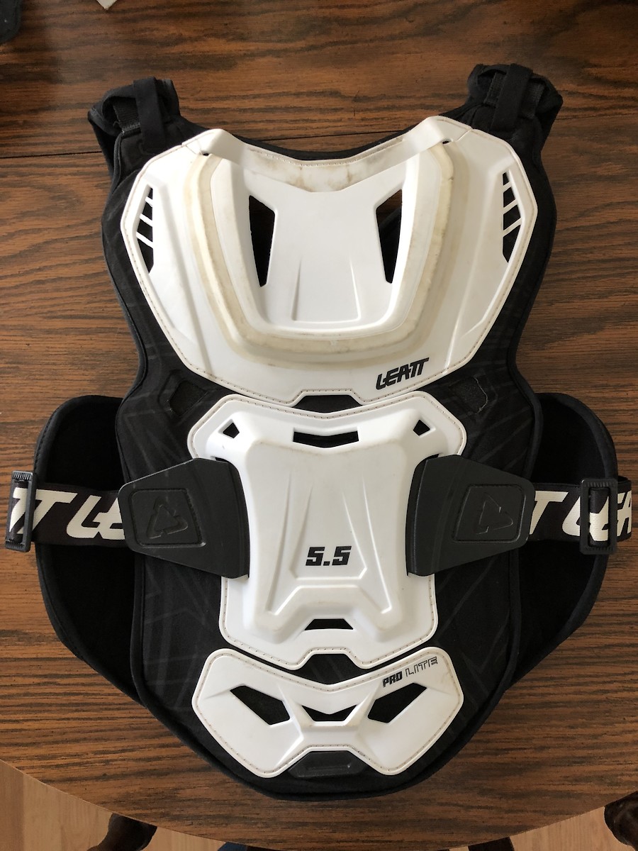 Leatt 5.5 neck brace and chest protectors For Sale/Bazaar Motocross
