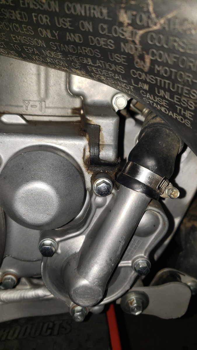 Is this oil leaking through the Power Valve gasket? MotoRelated