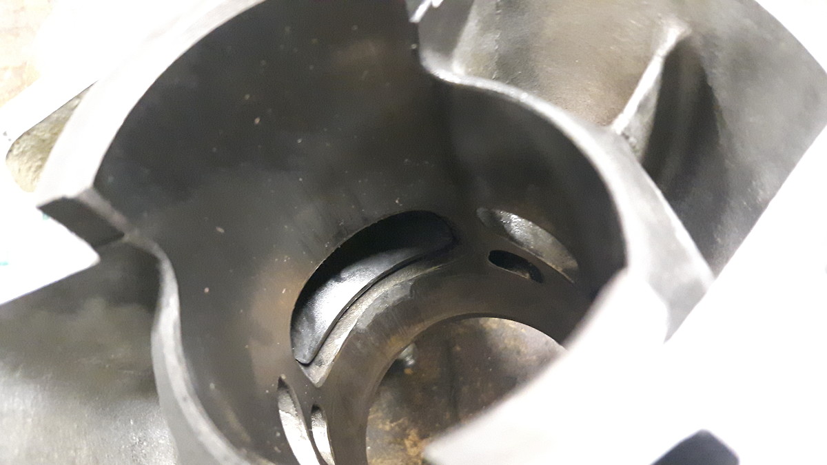 RM125 piston/cylinder damage, can I just slap a new piston in? Tech