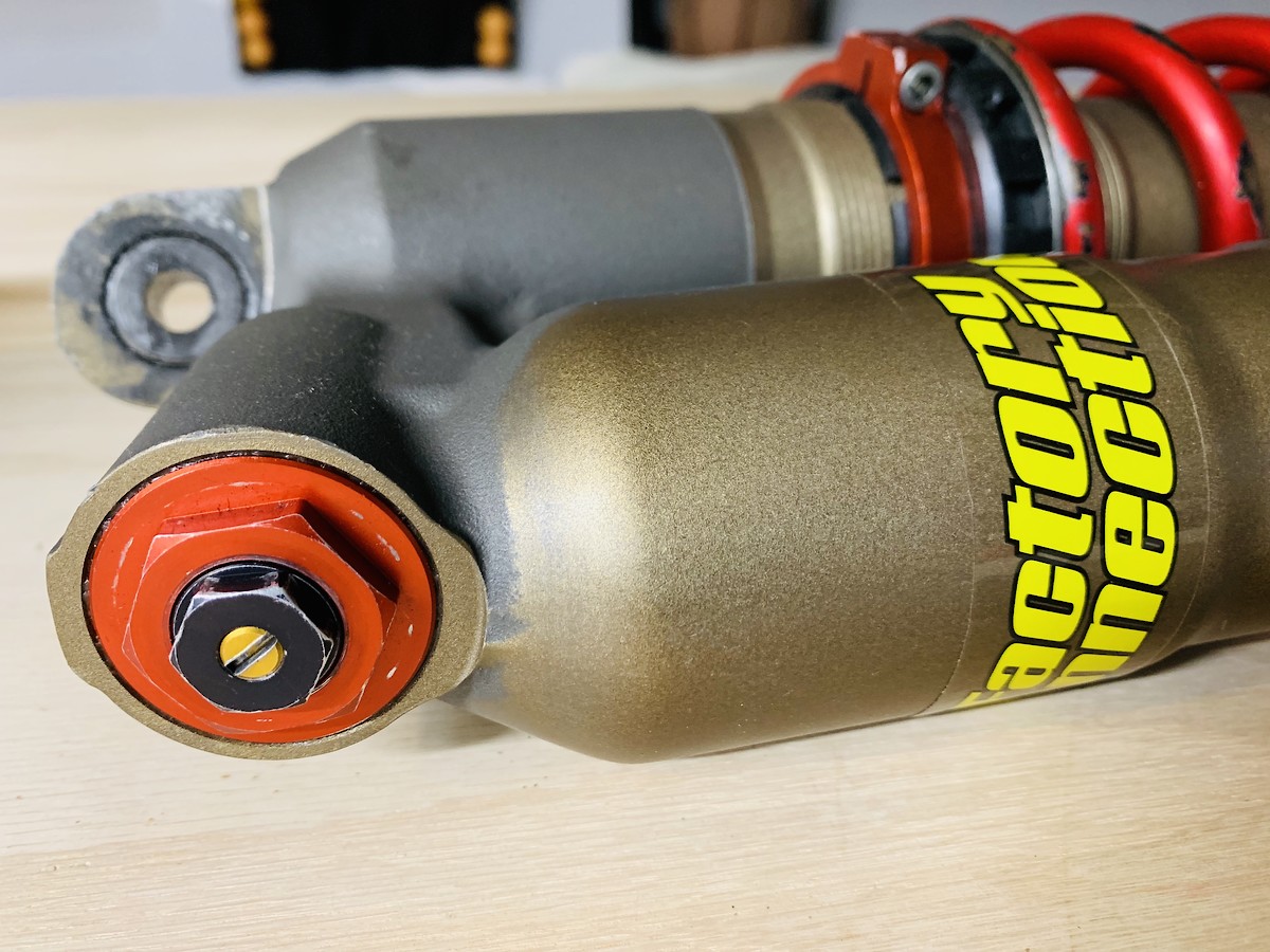 Showa a kit shock. Suzuki rmz250 / 450. For Sale/Bazaar Motocross