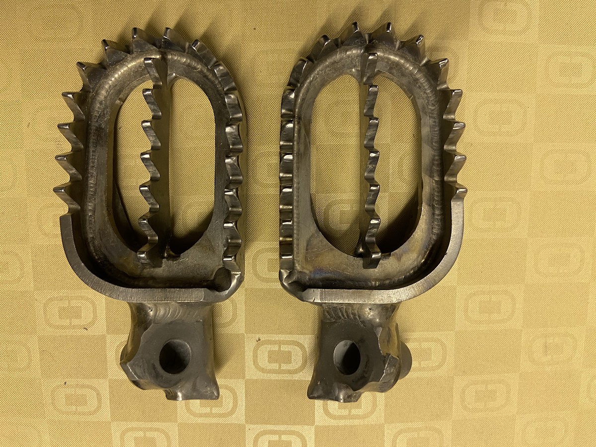 Titanium Raptor Foot Pegs Yamaha YZF, WR, YZ For Sale/Bazaar Motocross Forums / Message