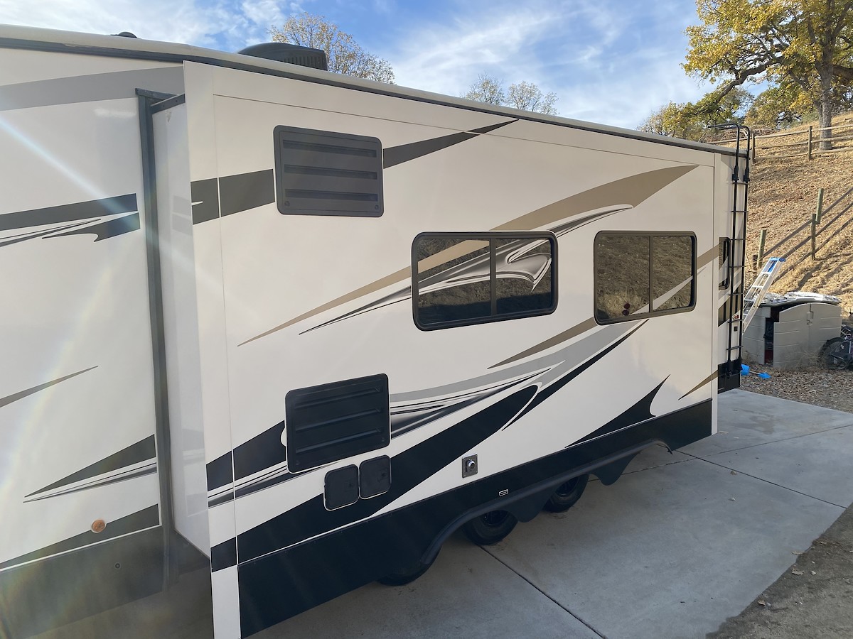 2017 iconic 3214Ikg toy hauler. For Sale/Bazaar Motocross Forums