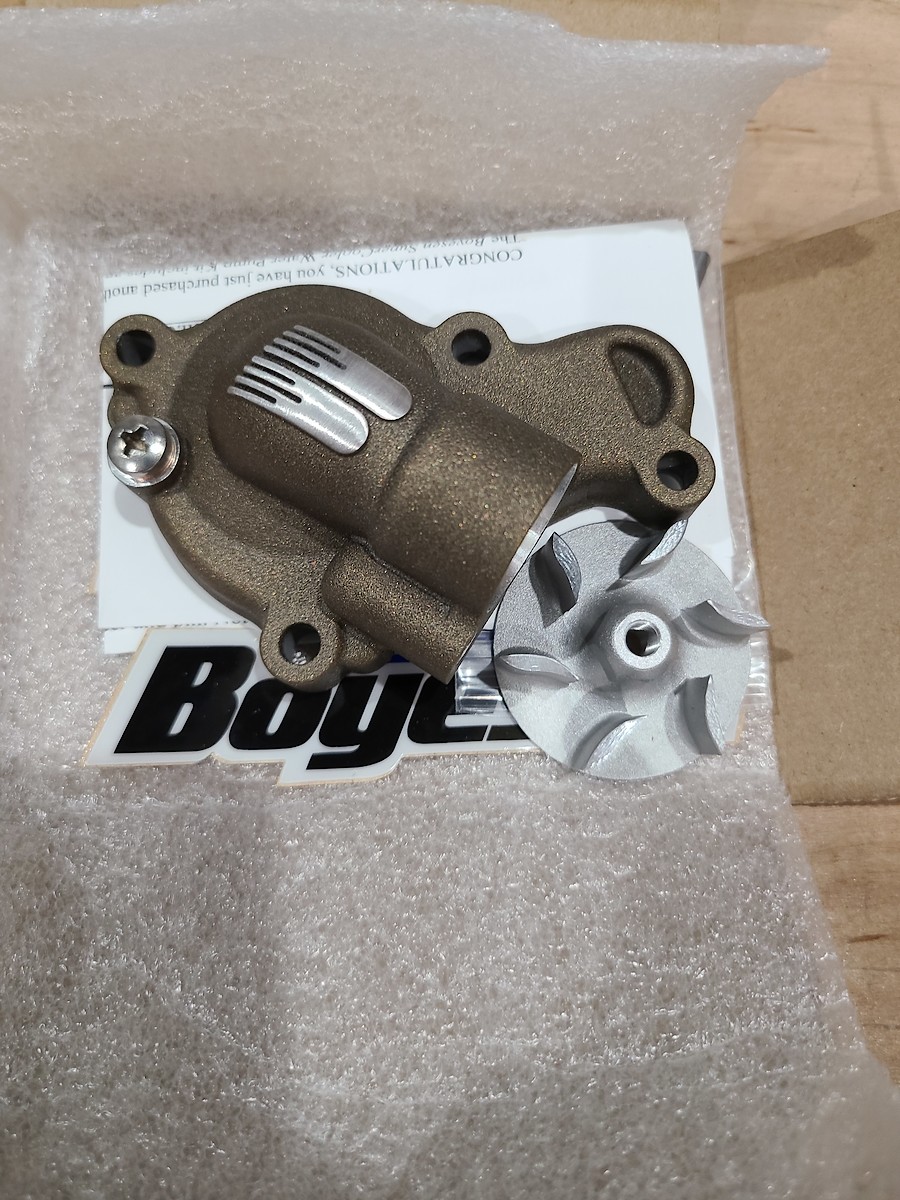 New YZ450F Boyesen waterpump 20142022 115.00 w/gaskets For Sale