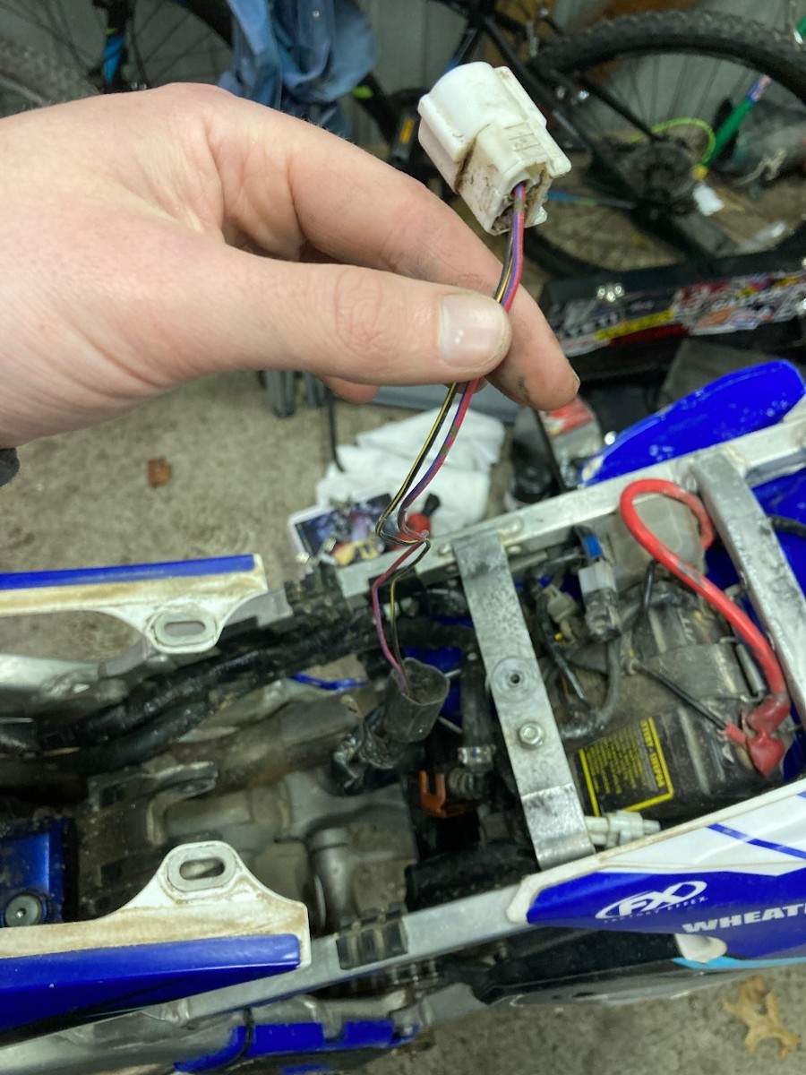 YZ250F/FX/WR Fuel Pump Wiring Joint Connection Location? Tech Help