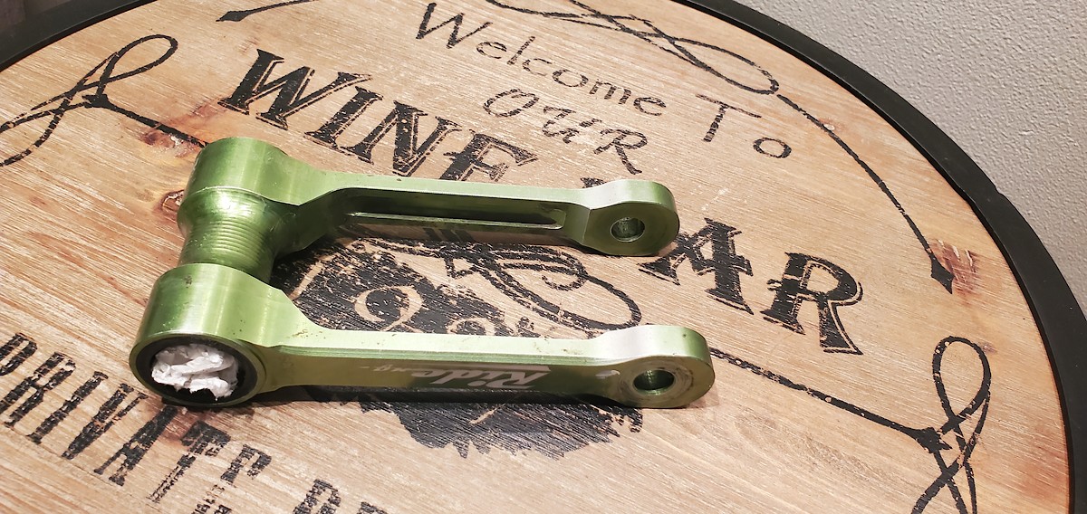 19+ KX450, 2122 KX250 Ride engineering link and EVS knee braces For