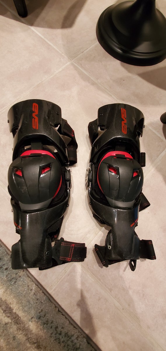 19+ KX450, 2122 KX250 Ride engineering link and EVS knee braces For