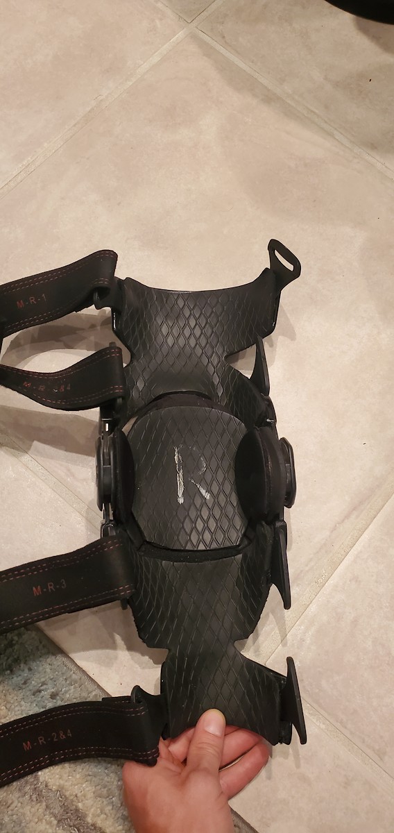 19+ KX450, 2122 KX250 Ride engineering link and EVS knee braces For