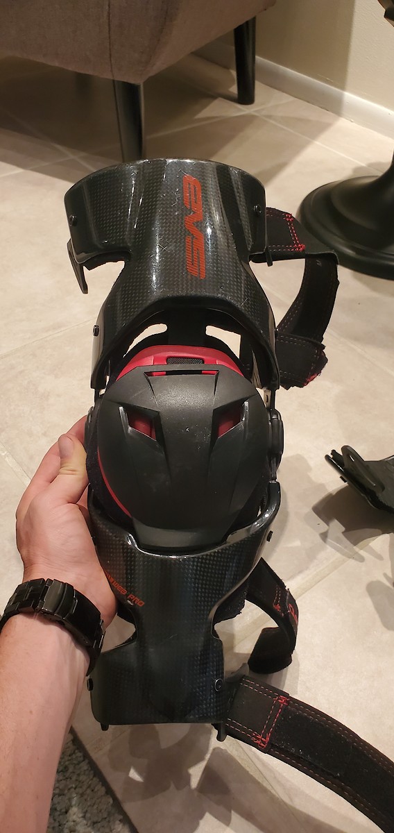 19+ KX450, 2122 KX250 Ride engineering link and EVS knee braces For