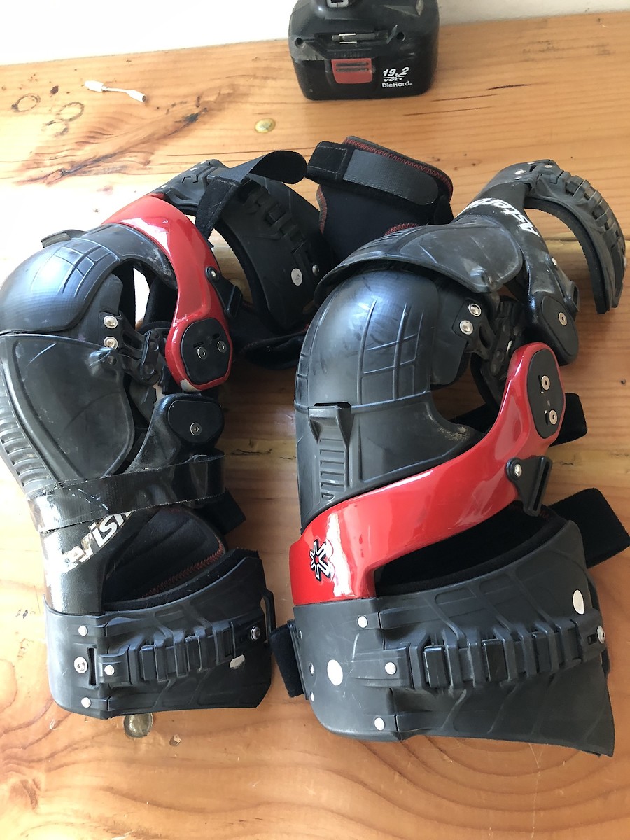 Asterisk knee braces size medium For Sale/Bazaar Motocross Forums