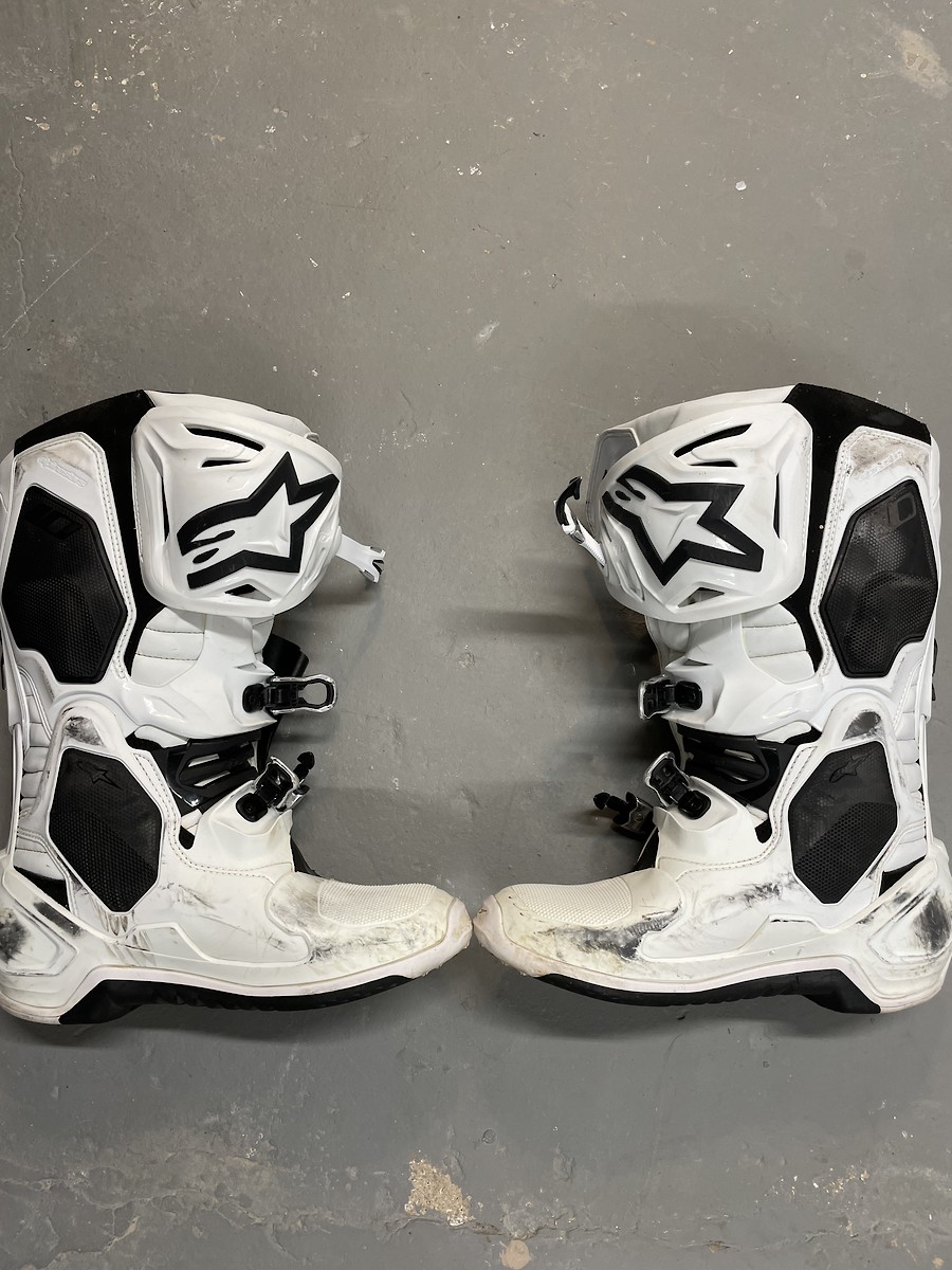 10s black and white
