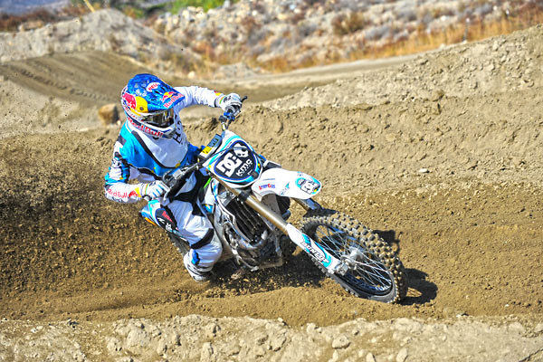 dc motocross gear