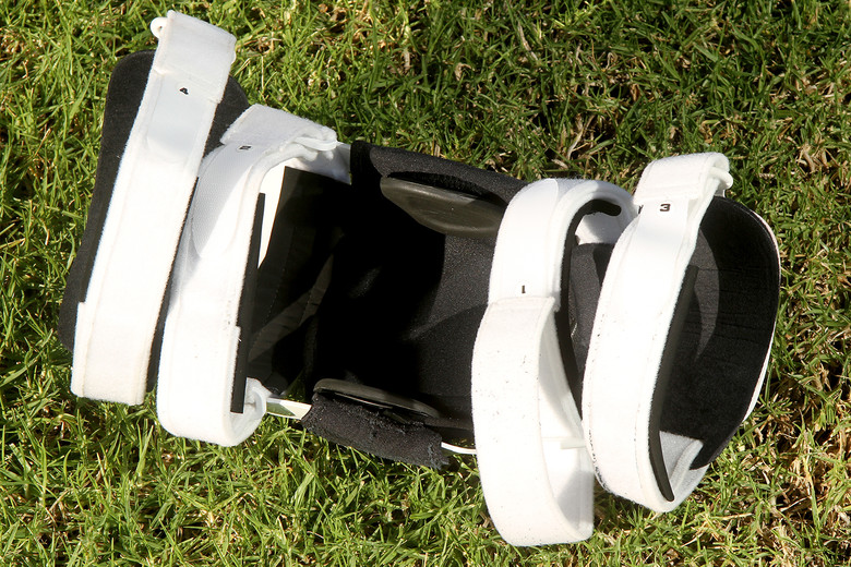 Troy Lee Designs Catalyst X Knee Brace Reviews, Comparisons, Specs