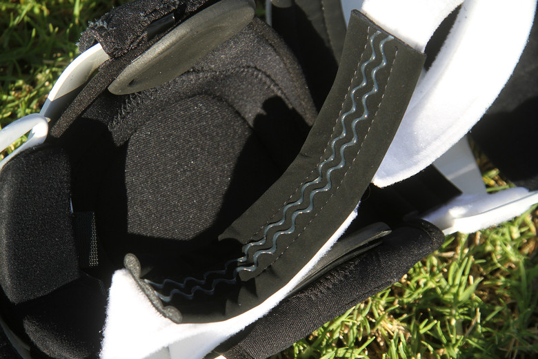 Troy Lee Designs Catalyst X Knee Brace Reviews, Comparisons, Specs