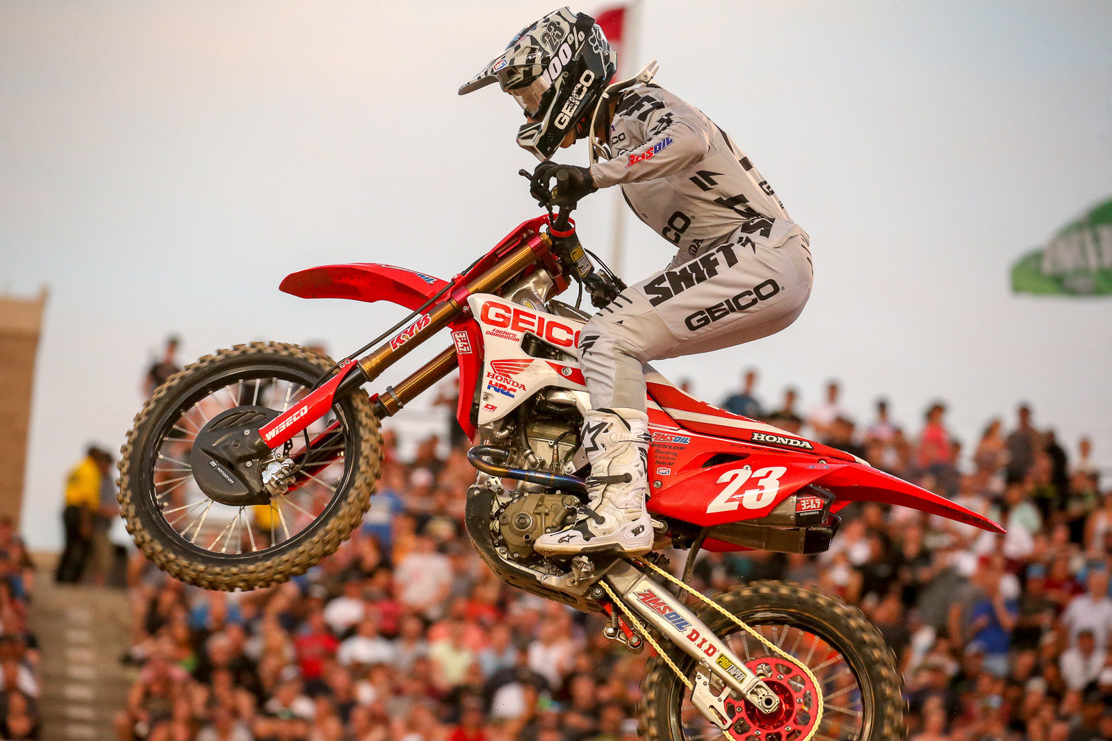 スポーツ選手 HAO 2002  VITAL STREN GTH 2009 GT Zone EST 74 Mid New School BMX Bicycle Red Old Bike