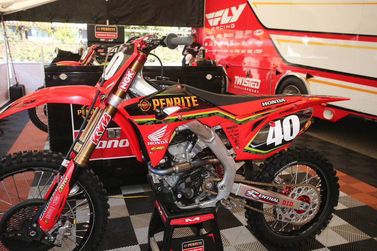 Here's the B option on Mitchell Oldenburg's spare bike.
