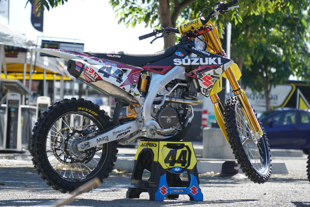 The H.E.P. Suzuki crew had a setup that went well with their Thor gear.