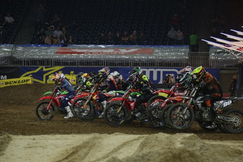 250 Main Event start.