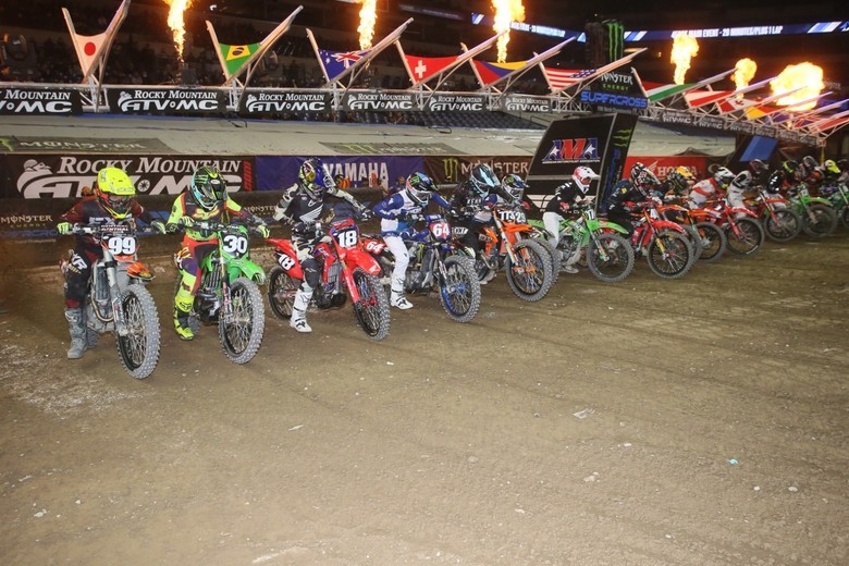 250 Main Event start.