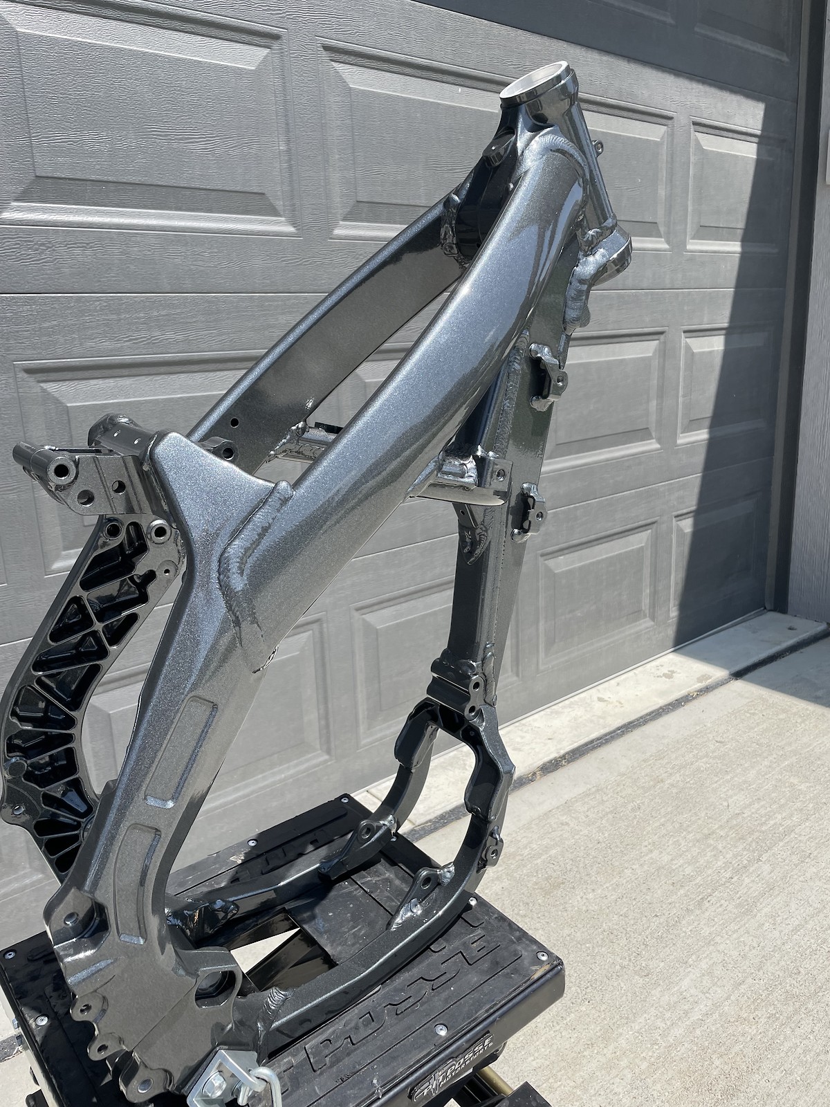 Frame back from Top Dog powder coating. Went with Anthracite Grey Metallic. 