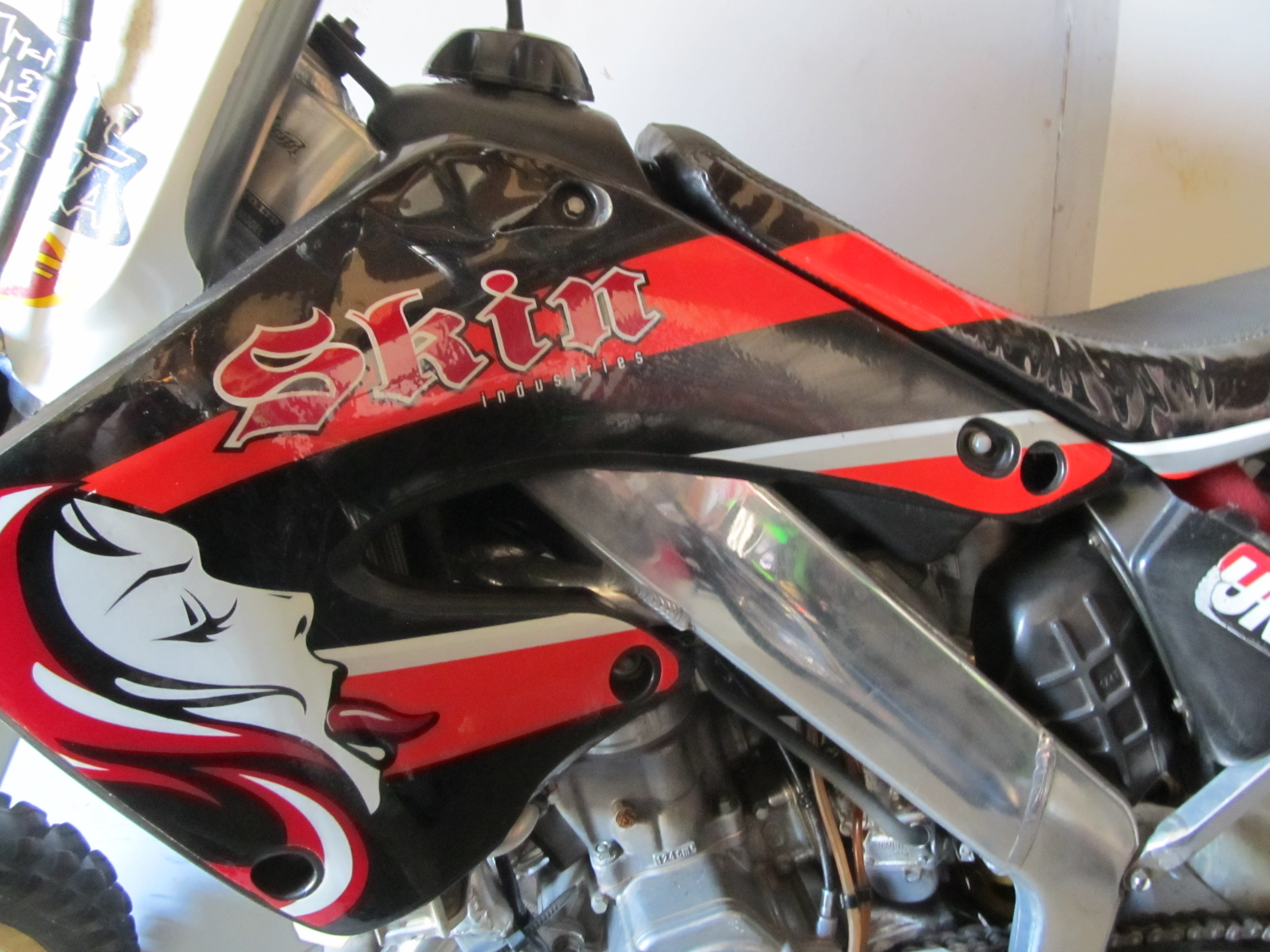skin industries free ride g graphics 00-01 cr - DJFMXpro - Motocross