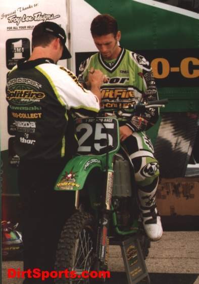 Pro Circuit Splitfire 1999 Scott Sheak Djfmxpro Motocross Pictures Vital Mx Check out inspiring examples of sheuk artwork on deviantart, and get inspired by our community of talented artists. pro circuit splitfire 1999 scott sheak