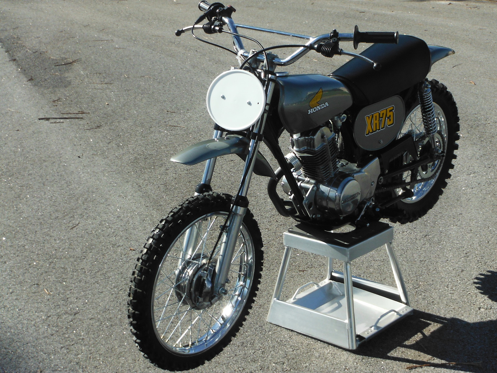1974 XR75 K1 1974 XR75 K1