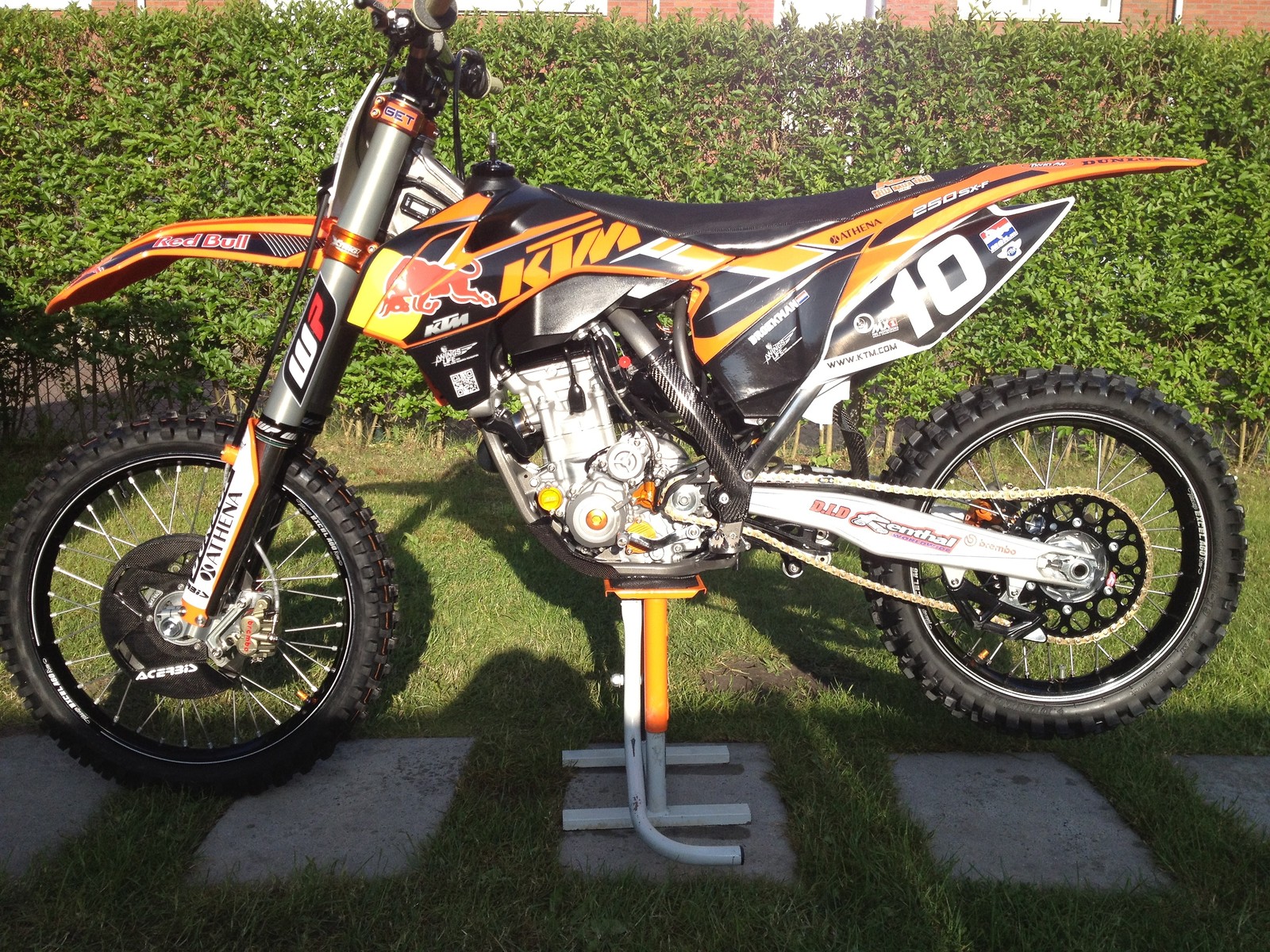 ktm suzuki