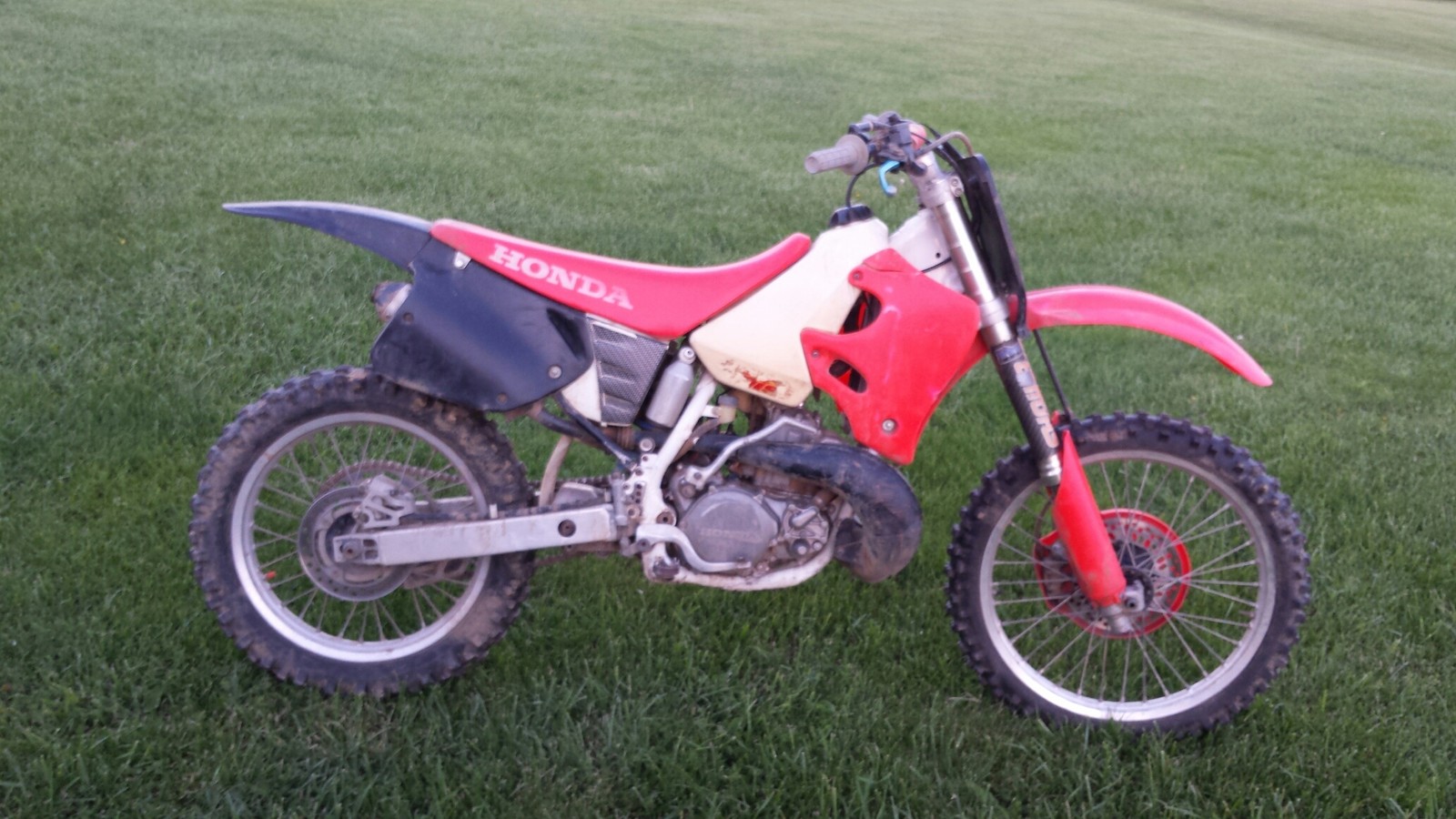 1992 Honda CR250R '98 RM250 forks. - JohnnyOfast's Bike Check - Vital MX