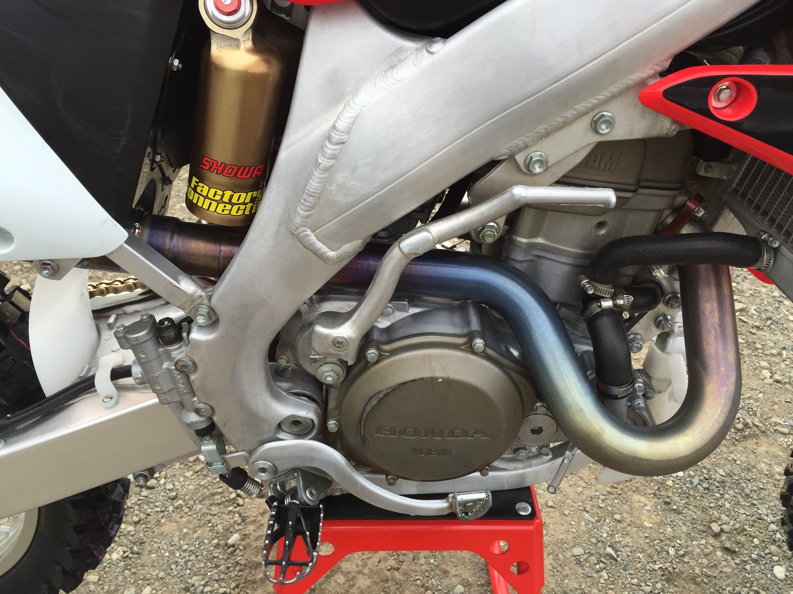 2004 Honda CRF450R manandmachine's Bike Check Vital MX