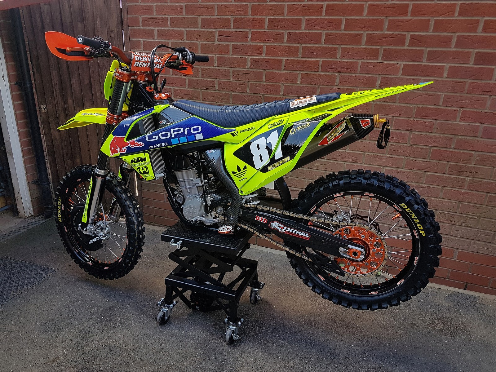 Fluorescent yellow 2016 SXF 450 nearly complete.           2