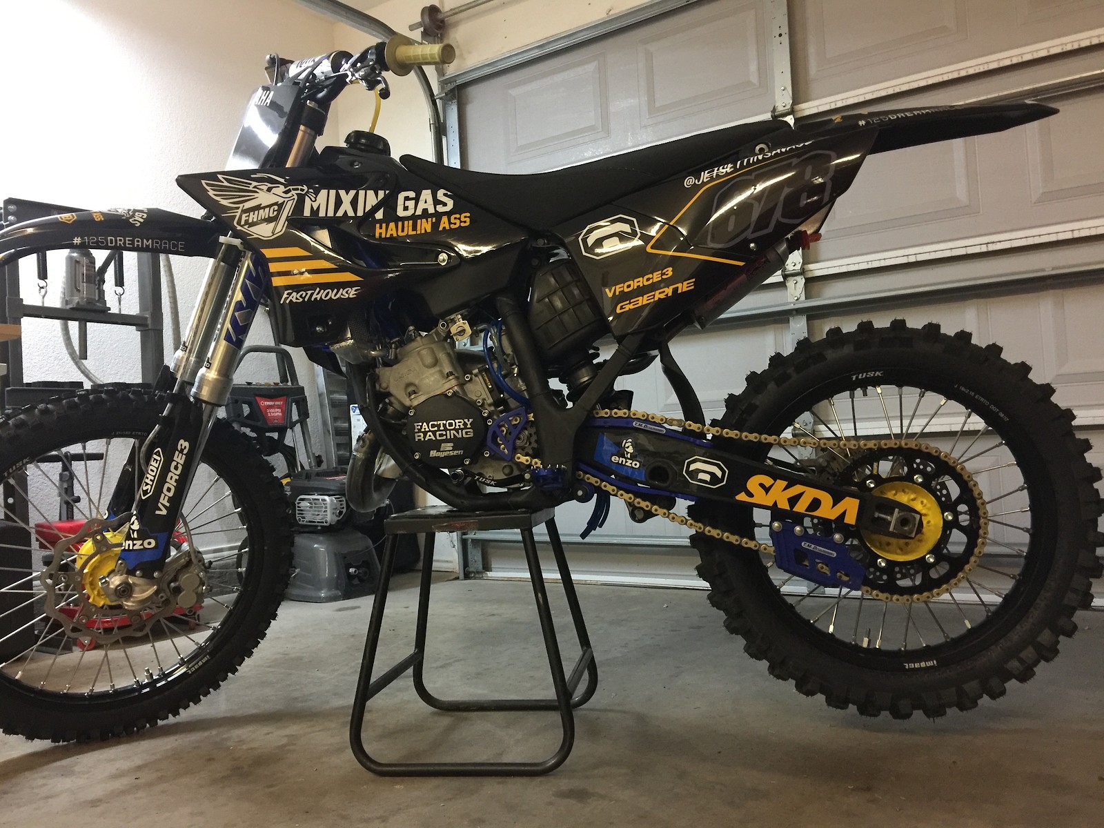 MIXIN' GAS & HAULIN' ASS INSPIRED 2003 YAMAHA YZ125 STEEL FRAME BUILD