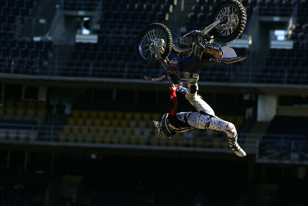 twitch dirt bike