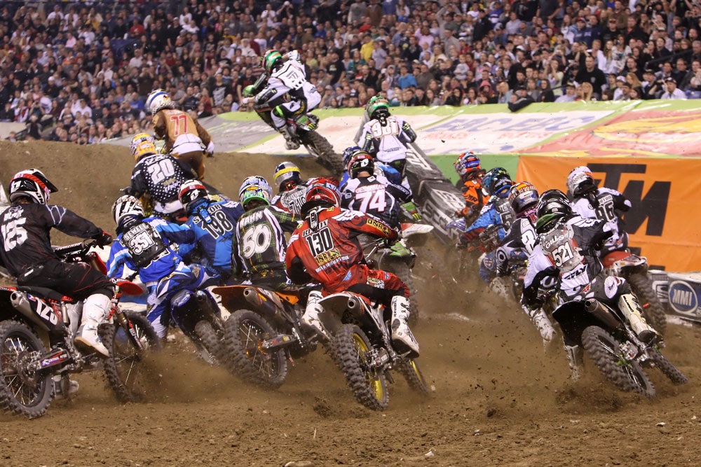 First turn Monster Energy Supercross Indianapolis 2009 Motocross