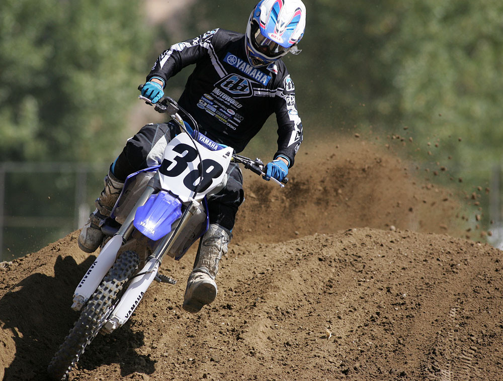 2008 Yamaha YZ450F 11 First Look Riding the 2008 Yamaha YZ450F