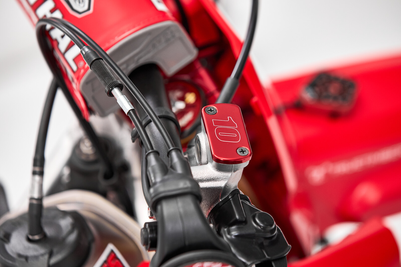 25 Honda HRC Progressive Chance Hymas CRF250RWE static 13.jpg?VersionId=AjvSvsz9Nx