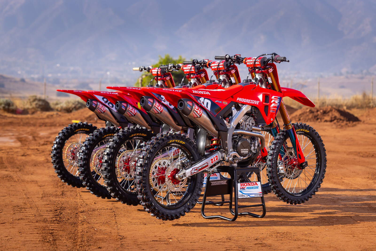 25 Honda HRC Progressive Group static 4 %281%29